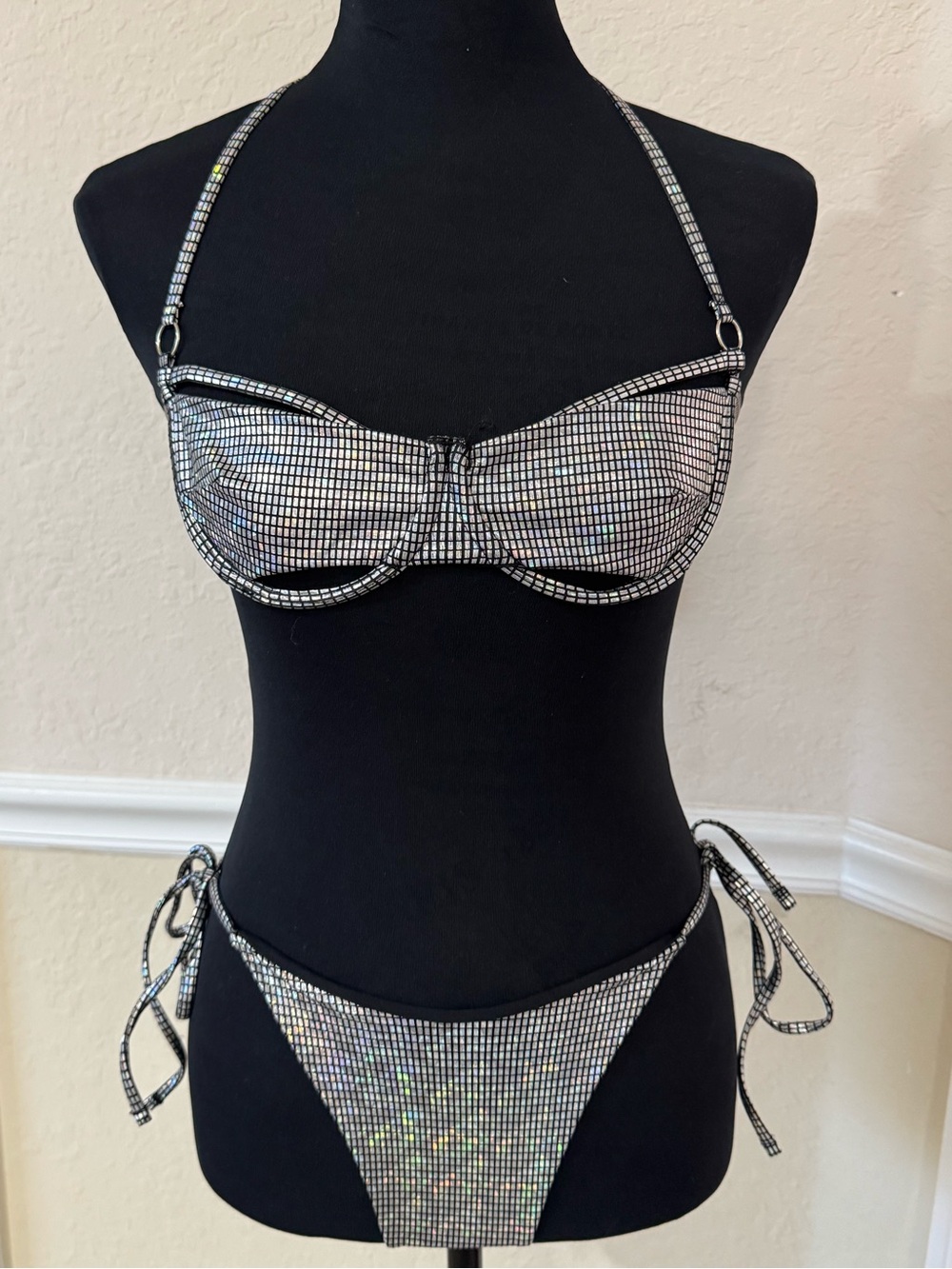 NWOT Silver Holographic Disco Underwire Bikini Side Tie Set w Cutouts Size Small